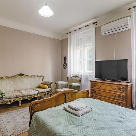 Appartement Апартамент Гардения à Varna Extérieur photo